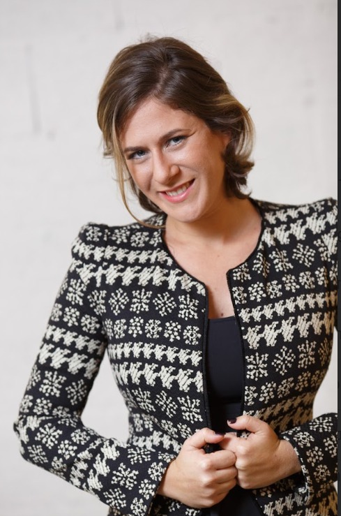 עדי אלטשולר - מייסדת זיכרון בסלון